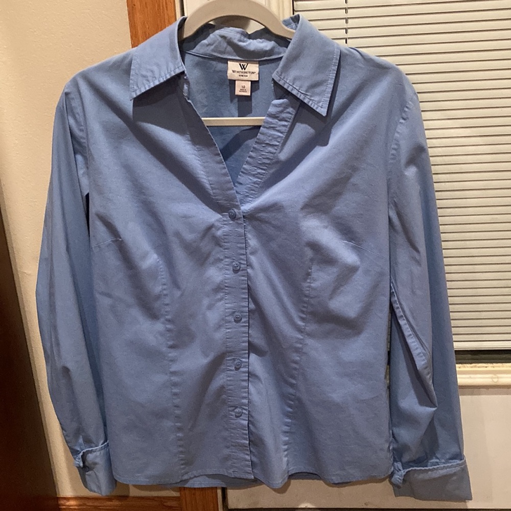 Worthington stretch light blue collared blouse